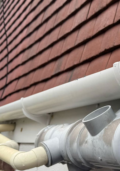Gutter Cleaning by E&S Cleaning and Maintenance Portsmouth